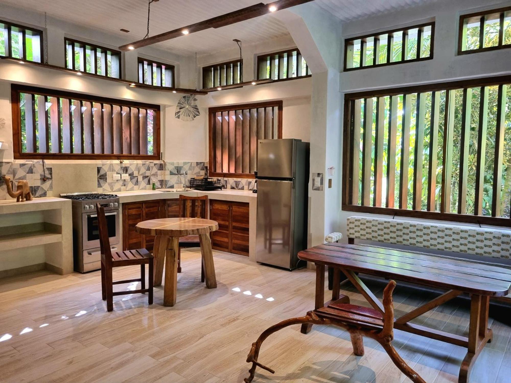 Omega Tours Eco-Jungle Lodge La Ceiba Bagian luar foto