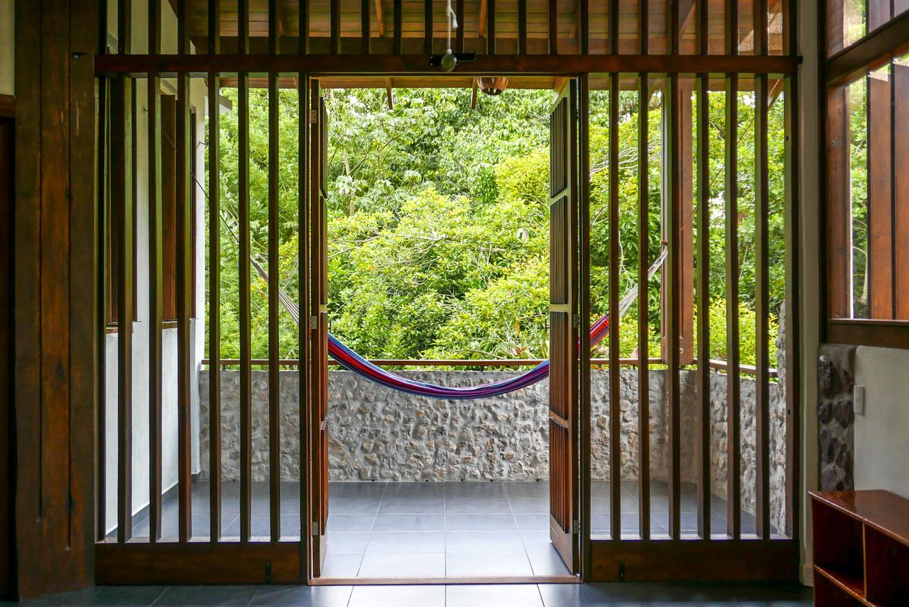 Omega Tours Eco-Jungle Lodge La Ceiba Bagian luar foto