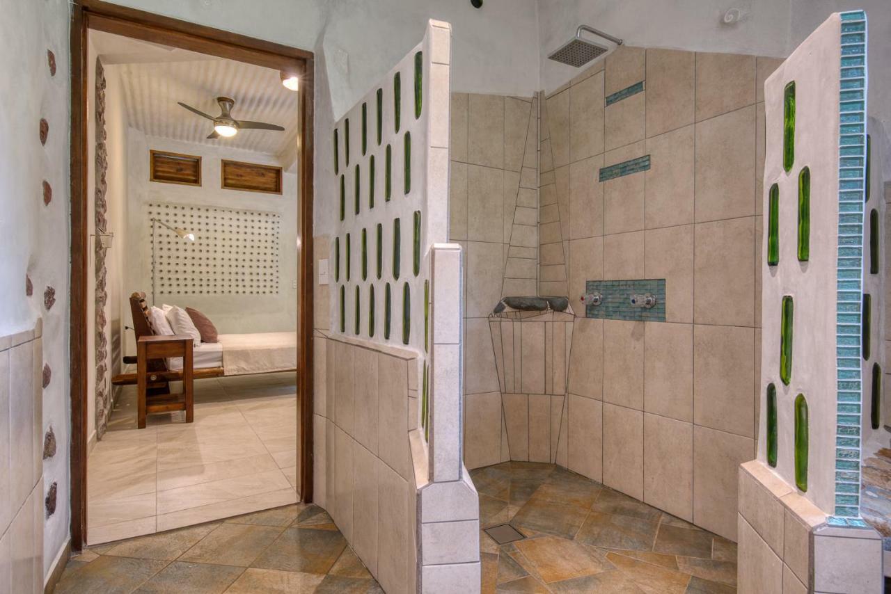Omega Tours Eco-Jungle Lodge La Ceiba Bagian luar foto