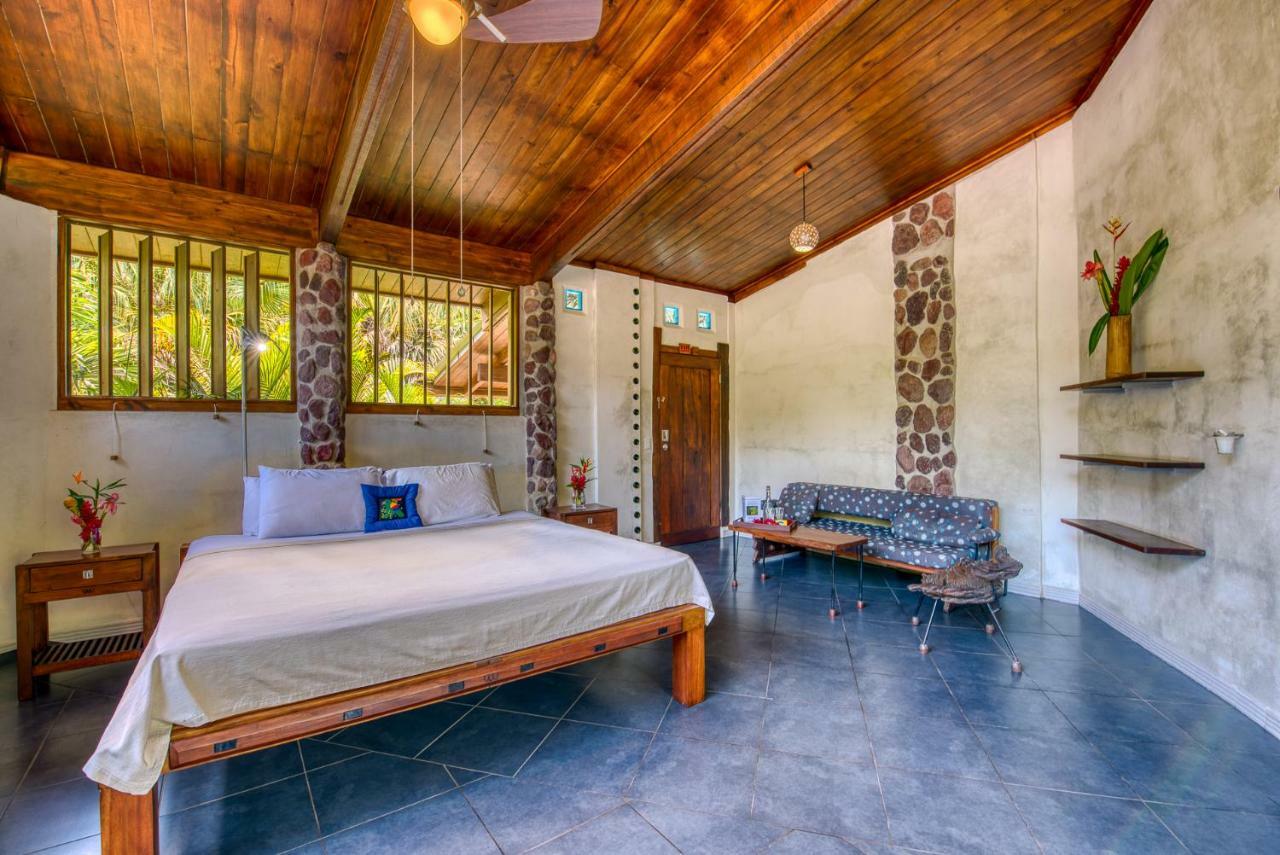 Omega Tours Eco-Jungle Lodge La Ceiba Bagian luar foto