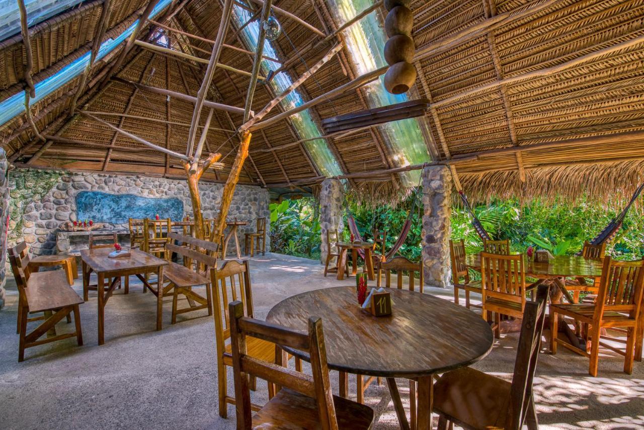 Omega Tours Eco-Jungle Lodge La Ceiba Bagian luar foto